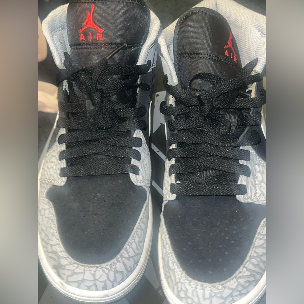 Jordan Men's Black and Gray Sneakers